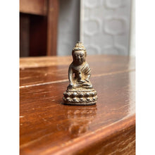 โหลดรูปภาพลงในเครื่องมือใช้ดูของ Gallery Thai Amulet Of Phra Kring Pawaret, Antique Metal, Cultural Keepsake 
Antique Me
