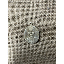 โหลดรูปภาพลงในเครื่องมือใช้ดูของ Gallery Buddhist Monk Inspired Amulet Coin 90Th Anniversary Wat Sri Uthumphon 2002 
Tha
