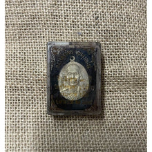 โหลดรูปภาพลงในเครื่องมือใช้ดูของ Gallery Buddhist Monk Inspired Amulet Coin 90Th Anniversary Wat Sri Uthumphon 2002 
Tha
