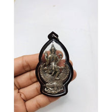 โหลดรูปภาพลงในเครื่องมือใช้ดูของ Gallery Thai Amulet Of Narayana On Garuda From Wat Traimit With Water-Resistant Frame
