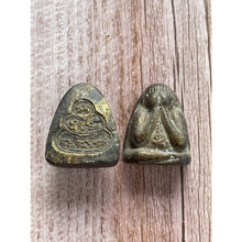 โหลดรูปภาพลงในเครื่องมือใช้ดูของ Gallery Large Thai Amulet of Buddhist Monk Kaew, Powder Material, Cultural Keepsake
