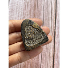 โหลดรูปภาพลงในเครื่องมือใช้ดูของ Gallery Large Thai Amulet Of Buddhist Monk Kaew, Powder Material, Cultural Keepsake
