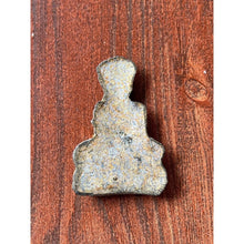 โหลดรูปภาพลงในเครื่องมือใช้ดูของ Gallery Thai Amulet Of Sitting Figure With Base, Thai Buddhist Collectible Amulet
