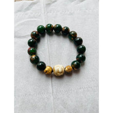 โหลดรูปภาพลงในเครื่องมือใช้ดูของ Gallery Genuine Jade Bracelet Buddhist Monk With Gold Detailing 
Thai Amule
