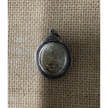 โหลดรูปภาพลงในเครื่องมือใช้ดูของ Gallery Buddhist Monk Inspired Thai Amulet Coin Wat Pak Khlong Makham Phao 2466 
Thai B
