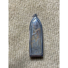 โหลดรูปภาพลงในเครื่องมือใช้ดูของ Gallery Thai Amulet Of Phra Ruang With Beautiful Sculpture, Sukhothai Era Collectible
