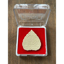 โหลดรูปภาพลงในเครื่องมือใช้ดูของ Gallery Somdej Style Thai Amulet From Wat - Buddhist Collectible Item
