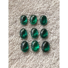 โหลดรูปภาพลงในเครื่องมือใช้ดูของ Gallery Emerald Green Thai Amulet Coin 12mm Wide 17mm Long Cultural Keepsake 
Emerald G
