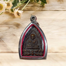 โหลดรูปภาพลงในเครื่องมือใช้ดูของ Gallery Buddhist Monk Inspired Thai Amulet Coin Wat Bang Klan Phichit Stainless Frame
