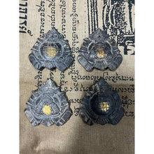 โหลดรูปภาพลงในเครื่องมือใช้ดูของ Gallery Single Eye Coconut Shell Amulet Coin For Cultural Keepsake And Collectible

