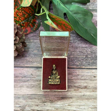 โหลดรูปภาพลงในเครื่องมือใช้ดูของ Gallery Buddhist Monk Inspired Thai Amulet, Wat Phraiphat Edition, 1987, Original Box

