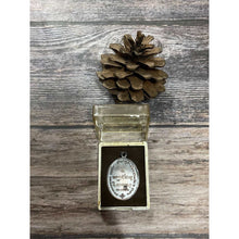 โหลดรูปภาพลงในเครื่องมือใช้ดูของ Gallery Buddhist Monk Inspired Thai Amulet Coin With Original Box 
Thai Amulet Coin Fro
