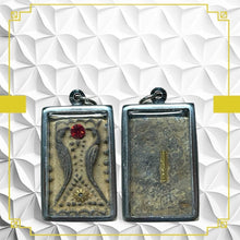 โหลดรูปภาพลงในเครื่องมือใช้ดูของ Gallery Thai Amulet Sarika Pair With Gemstone And Gold Takrud, Stainless Frame
