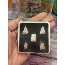 โหลดรูปภาพลงในเครื่องมือใช้ดูของ Gallery Thai Amulet Set From Wat Phra Kring, Khon Kaen With Original Box
