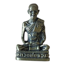 โหลดรูปภาพลงในเครื่องมือใช้ดูของ Gallery Thai Amulet Buddhist Monk, Cultural Keepsake, Wat Ceremony Edition
