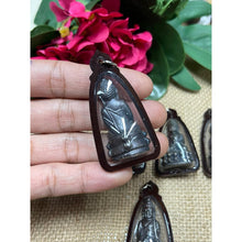 โหลดรูปภาพลงในเครื่องมือใช้ดูของ Gallery Thai Amulet For Wellness, Water-Resistant Edition, Cultural Keepsake
