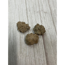 โหลดรูปภาพลงในเครื่องมือใช้ดูของ Gallery Thai Amulet Somdej Style For Prosperity And Abundance Cultural Keepsake 
Thai A
